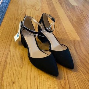 Low Pointed-Toe Heels US size 6 NWT